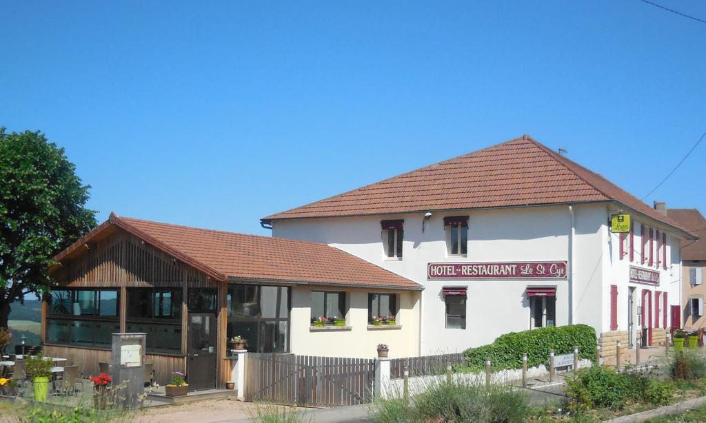 Logis Le Saint Cyr Hotel Montmelard Exterior photo